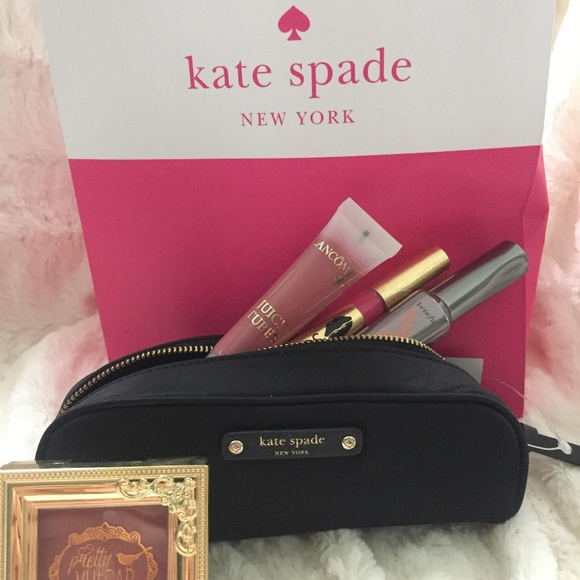 kate spade Handbags - Kate Spade Black Classic Berrie Cosmetic Bag